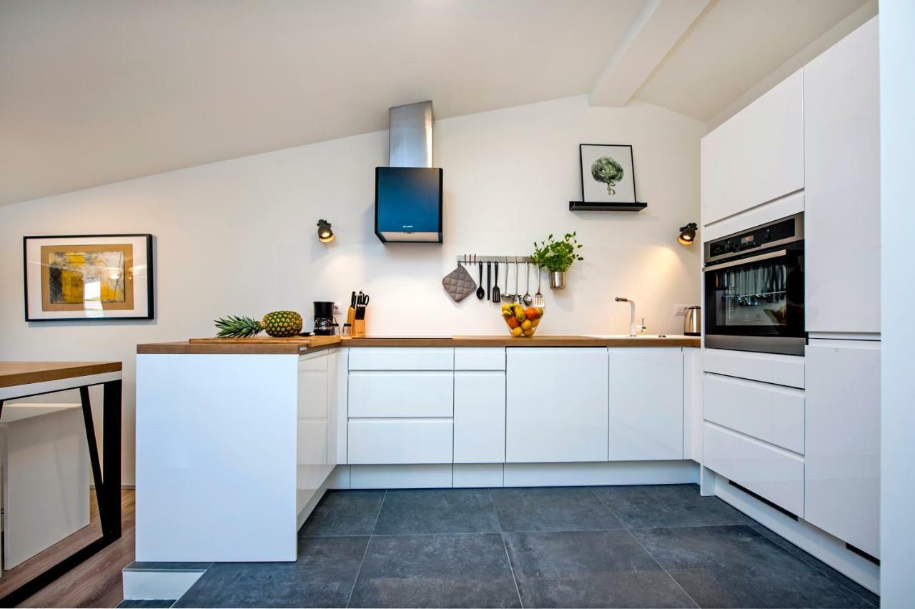 Lakovich Sea View Apartments Rovinj Ngoại thất bức ảnh