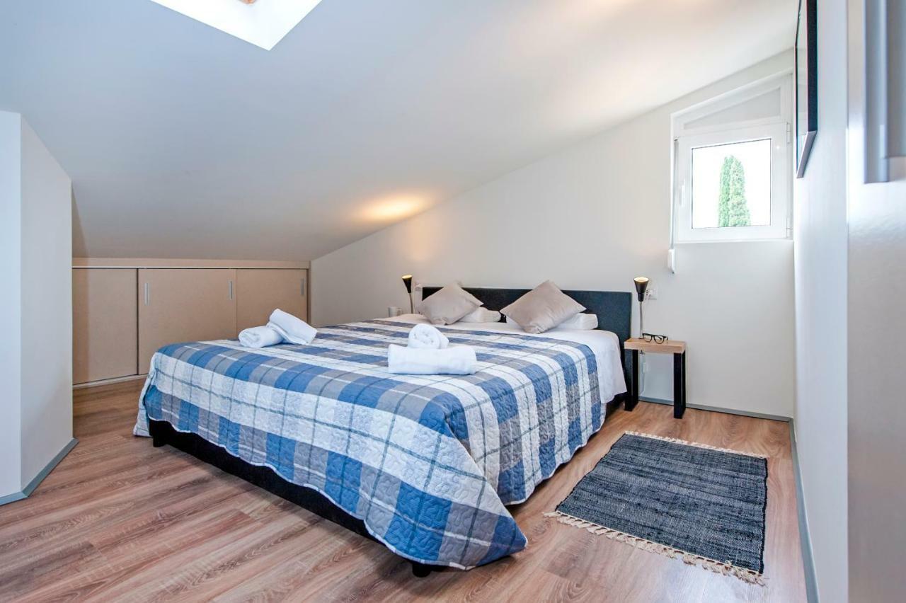 Lakovich Sea View Apartments Rovinj Ngoại thất bức ảnh