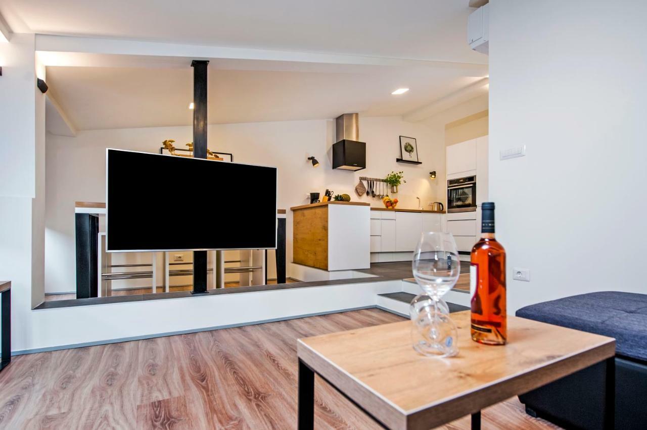 Lakovich Sea View Apartments Rovinj Ngoại thất bức ảnh