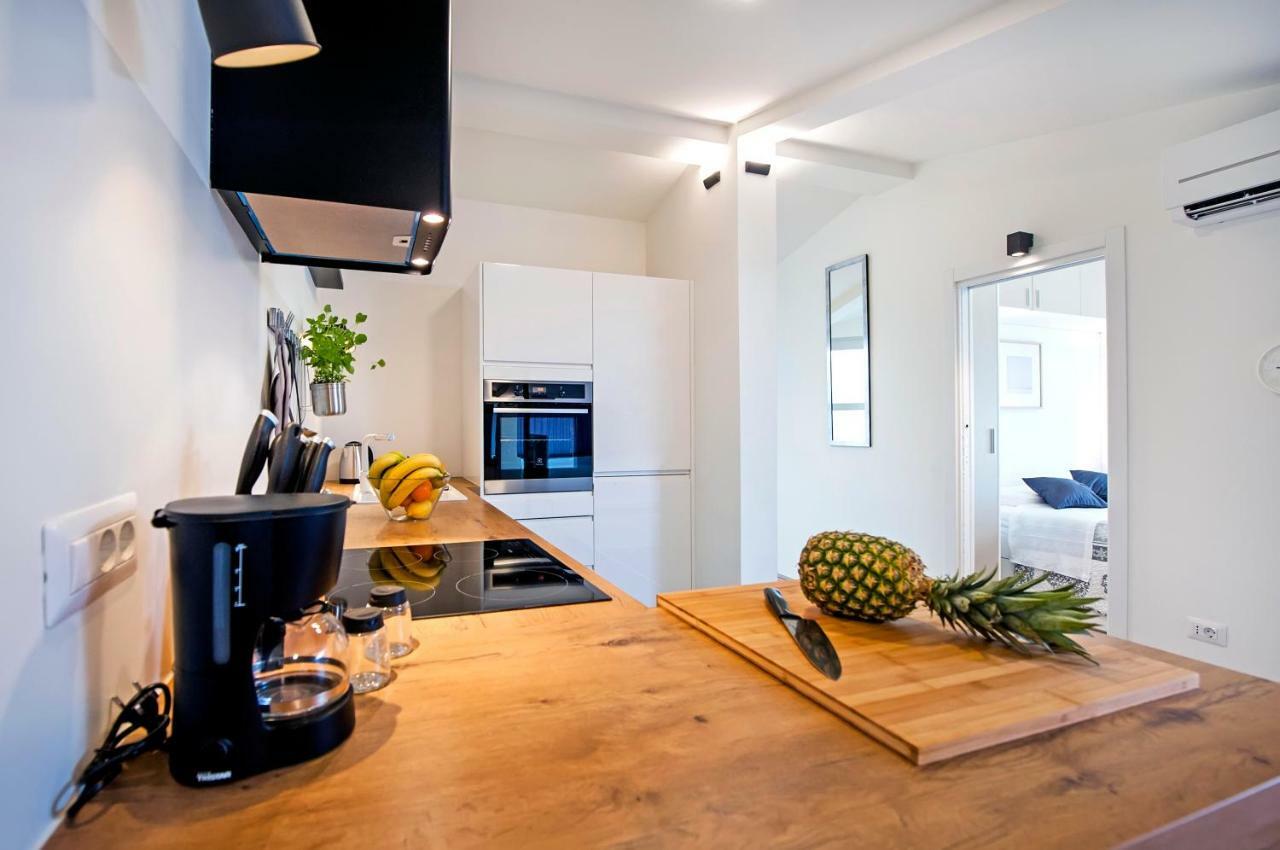 Lakovich Sea View Apartments Rovinj Ngoại thất bức ảnh