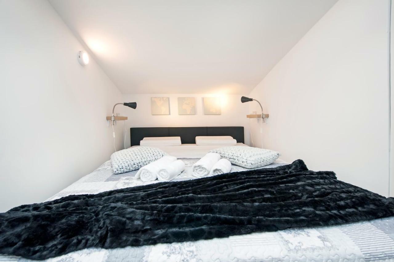 Lakovich Sea View Apartments Rovinj Ngoại thất bức ảnh