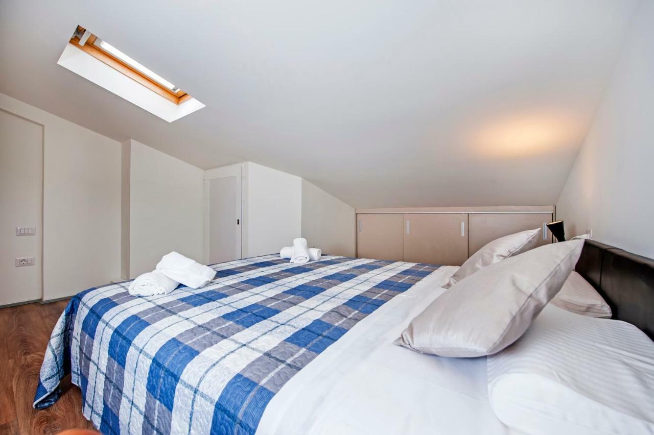 Lakovich Sea View Apartments Rovinj Ngoại thất bức ảnh