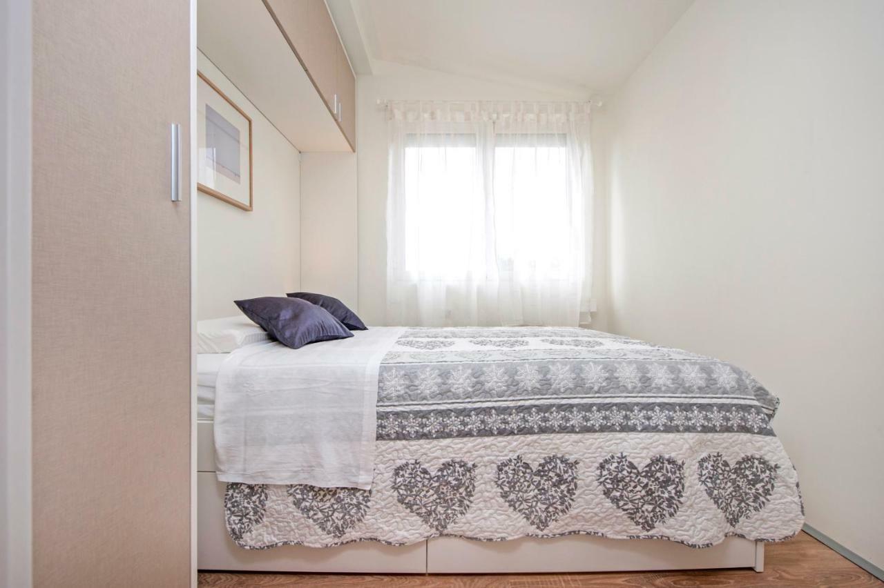Lakovich Sea View Apartments Rovinj Ngoại thất bức ảnh